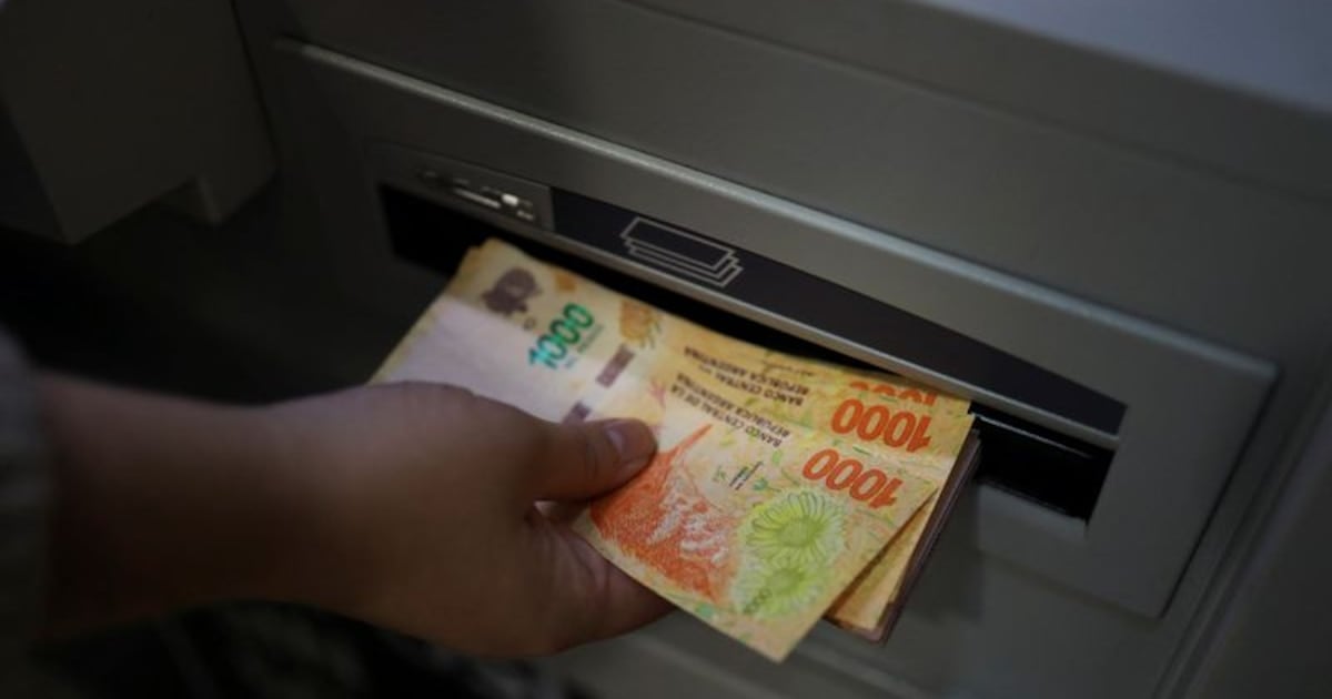 Comisiones bancarias: cuánto pagan los usuarios por operar fuera de su banco