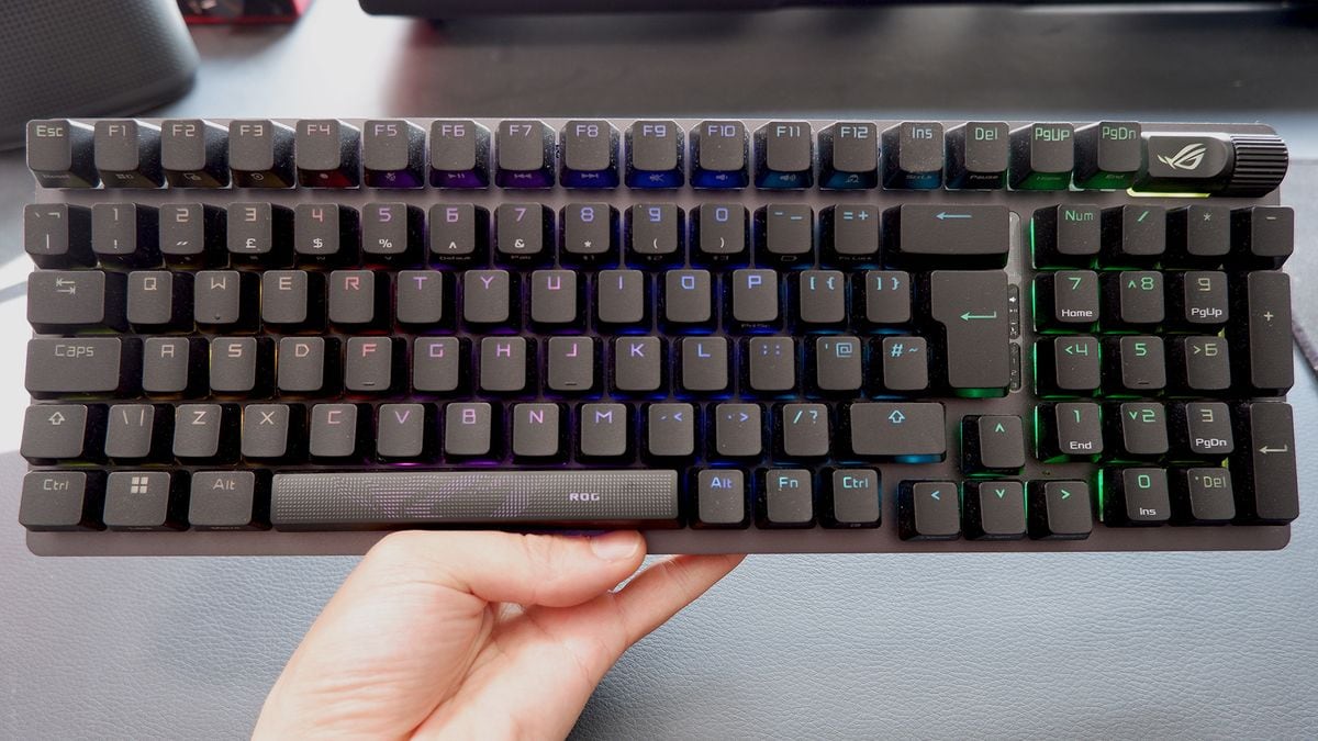 El G512 X 98 de Logitech se anima a mezclar lo analógico y lo mecánico en un mismo teclado