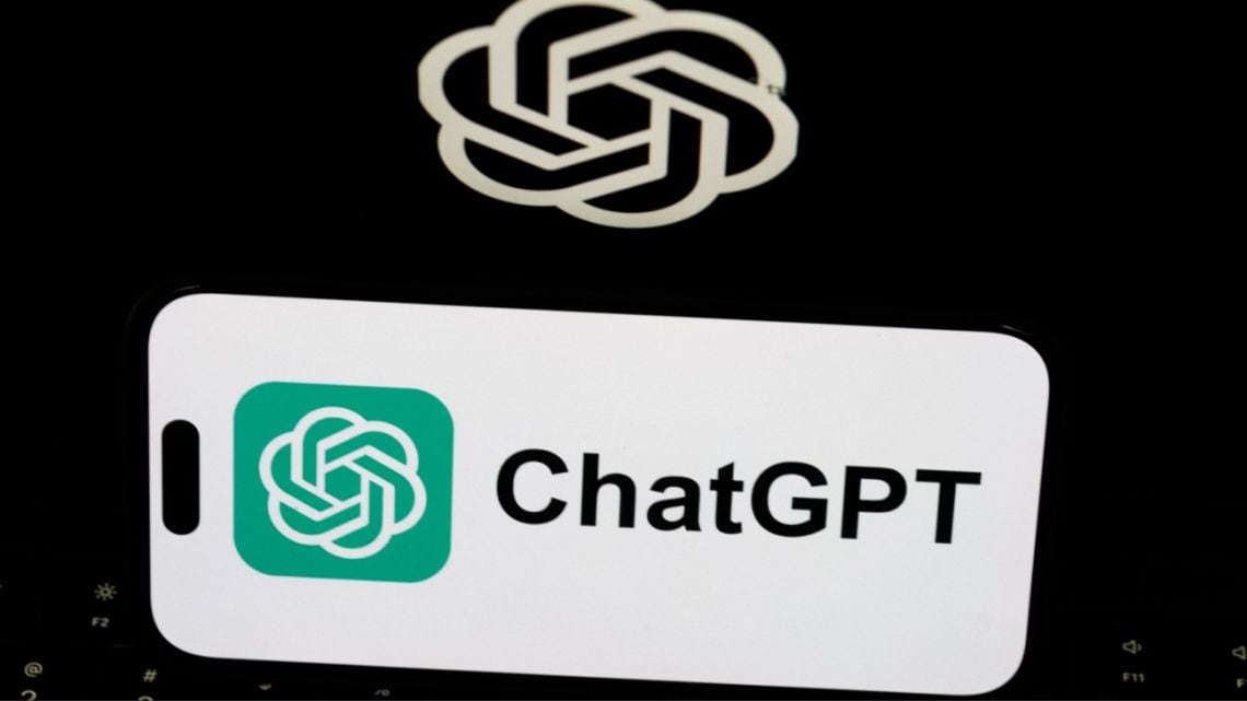 Caída simultánea de ChatGPT, Claude y Grok: miles de usuarios quedaron sin sus asistentes de IA durante varias horas