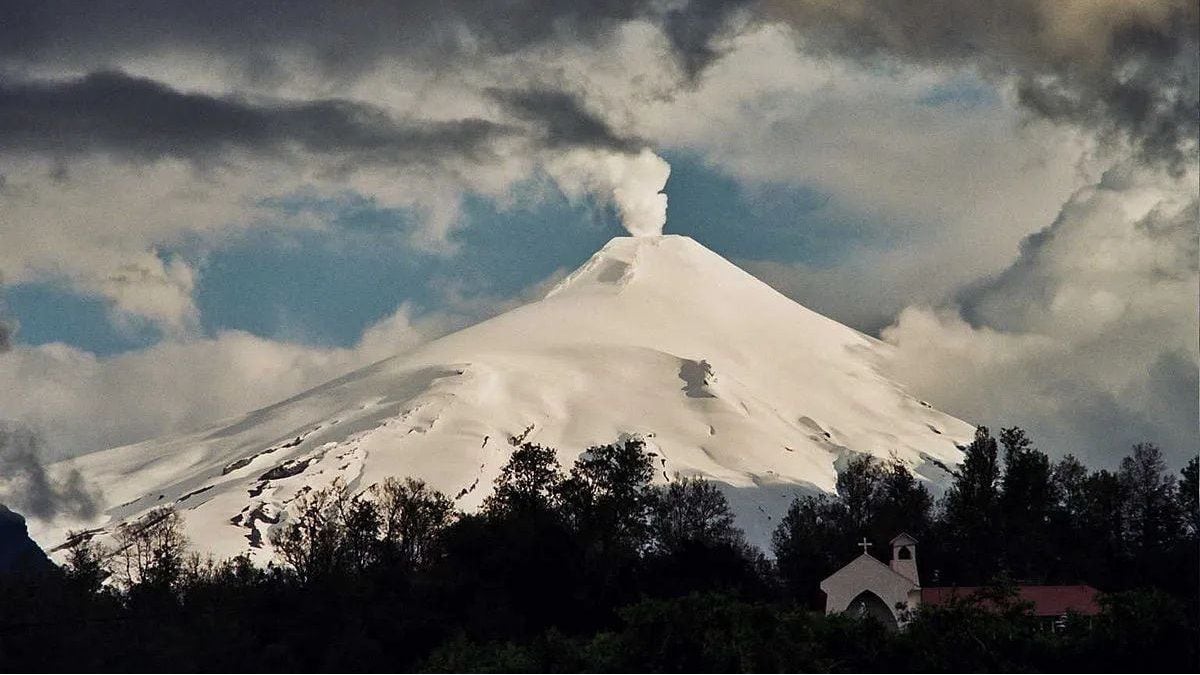 Villarrica en alerta amarilla: lo que hay que saber antes de viajar a la Patagonia neuquina