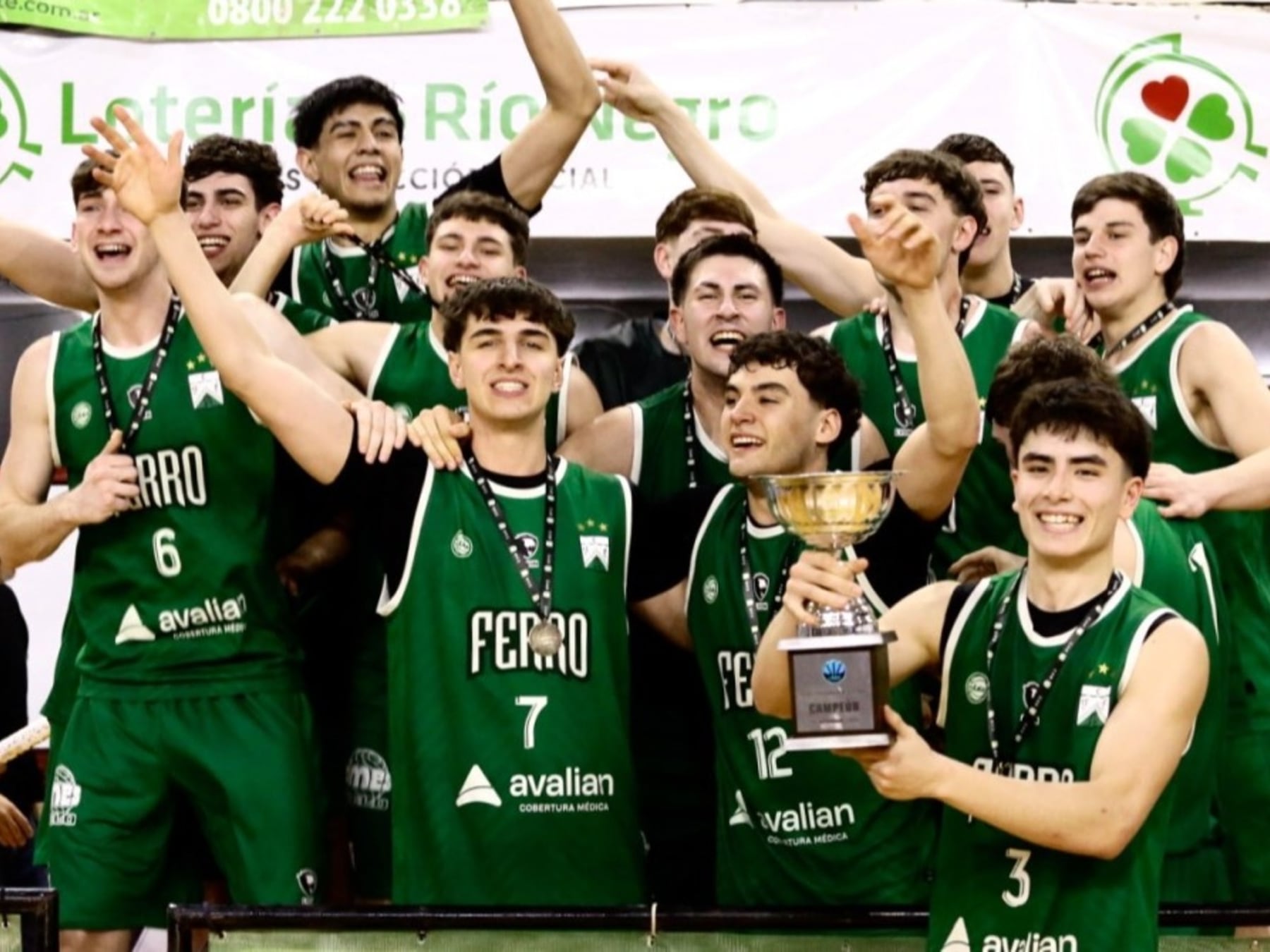 Ferro se subió al techo del país y armó la fiesta en Viedma