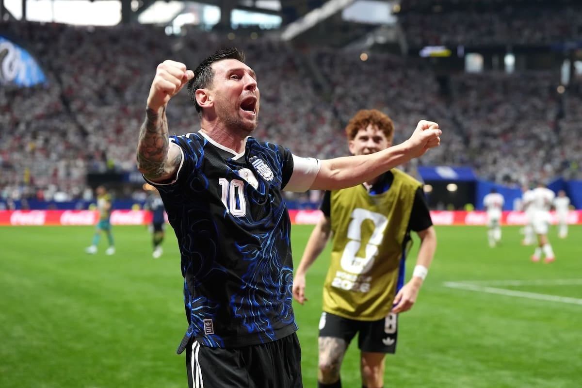 Messi se cuelga otra vez el cartel de candidato y el fútbol respira aliviado