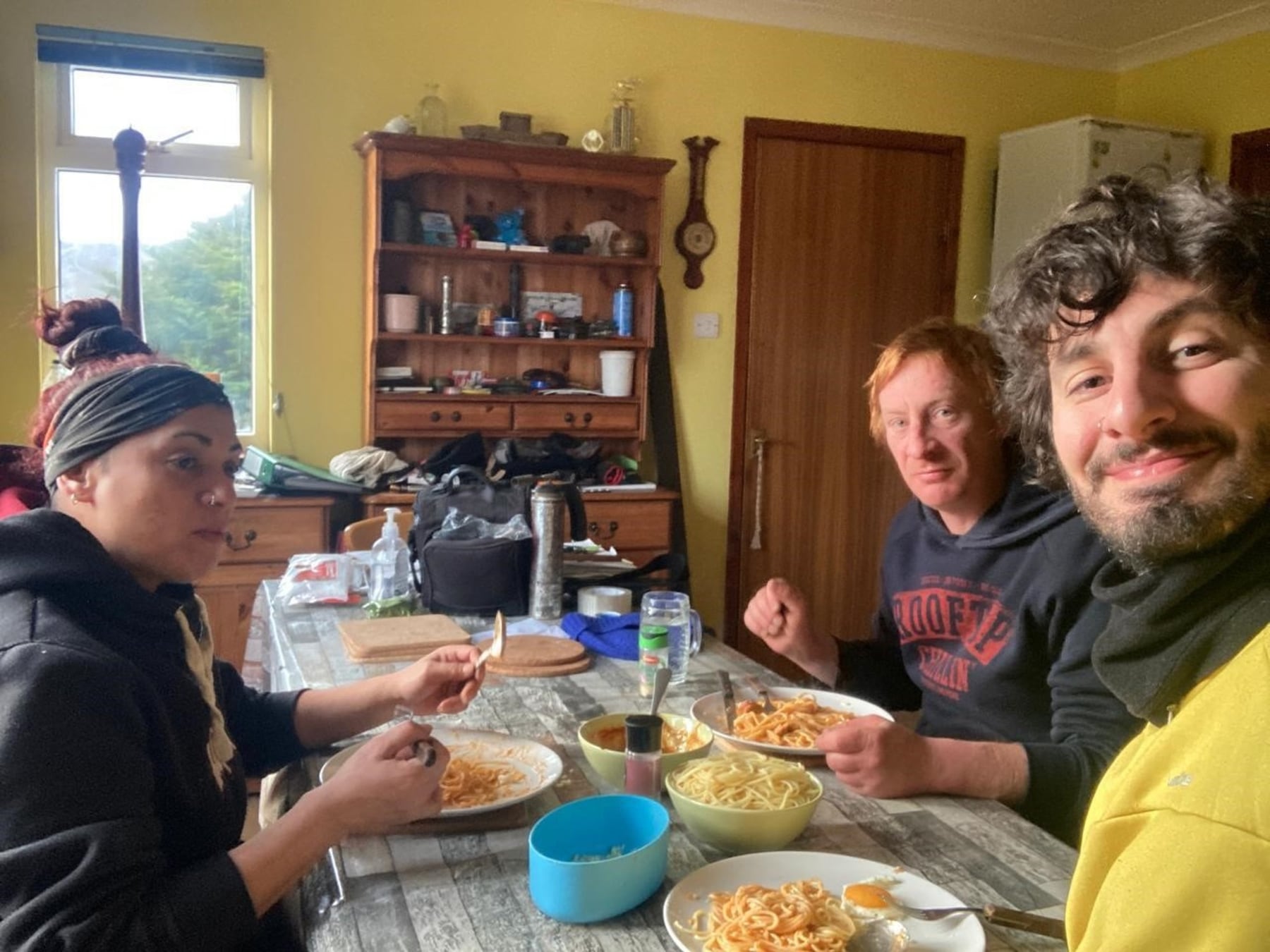Pablo Aparo convivio con un terrateniente kelper y registro en cine la vida cotidiana en las islas Malvinas