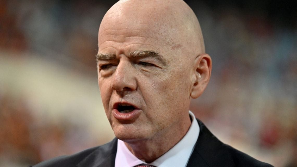 Infantino se queda solo: Francia le soltó la mano y ahora quiere jubilarlo del trono de la FIFA