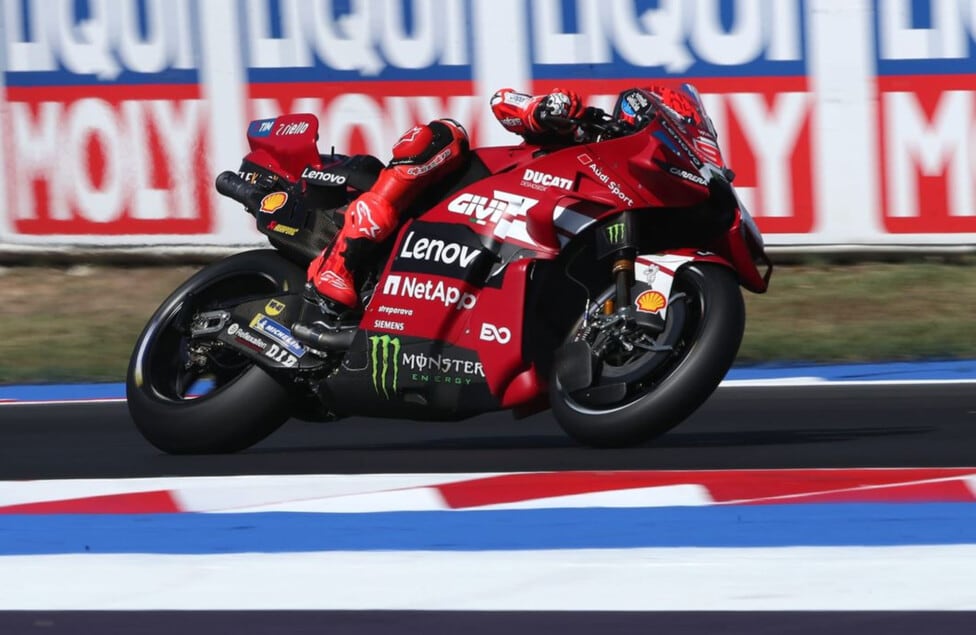 Márquez avisó en Misano: el que pestañea, pierde
