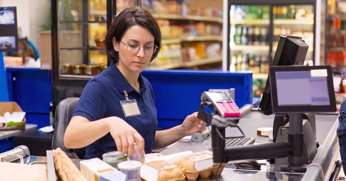 Sueldos de cajeros de supermercados en septiembre de 2026: la escala completa del convenio 130/75 y los adicionales que pueden estirar el ingreso