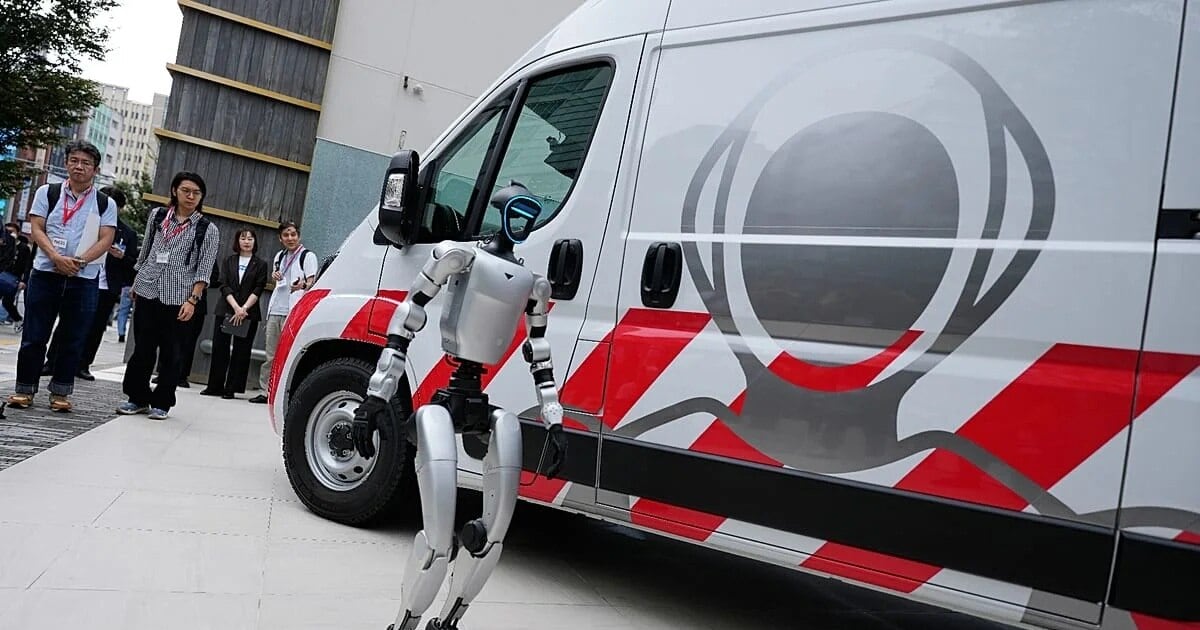 La ambulancia de los humanoides: cómo Japón lleva el taller hasta el robot que se rompió