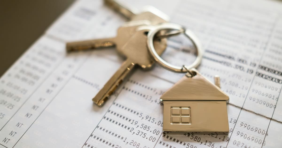 Vender una propiedad en la Ciudad de Buenos Aires ya no tributa ITI ni impuesto cedular: qué impuestos y gastos siguen vigentes en una compraventa