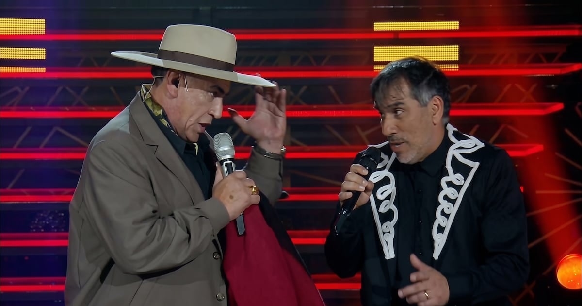 Pipino Cuevas se plantó en el escenario del Chaqueño Palavecino y se llevó tres luces verdes en Es mi sueño
