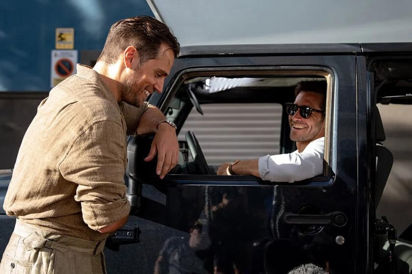 Cavill y Gyllenhaal se cruzan en las arenas Canarias bajo la mirada de Guy Ritchie