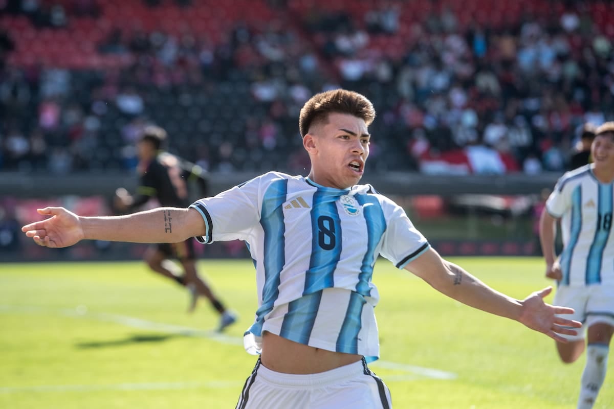 A 60 segundos del pitazo, Espíndola la mandó a guardar y la Argentina va por el oro