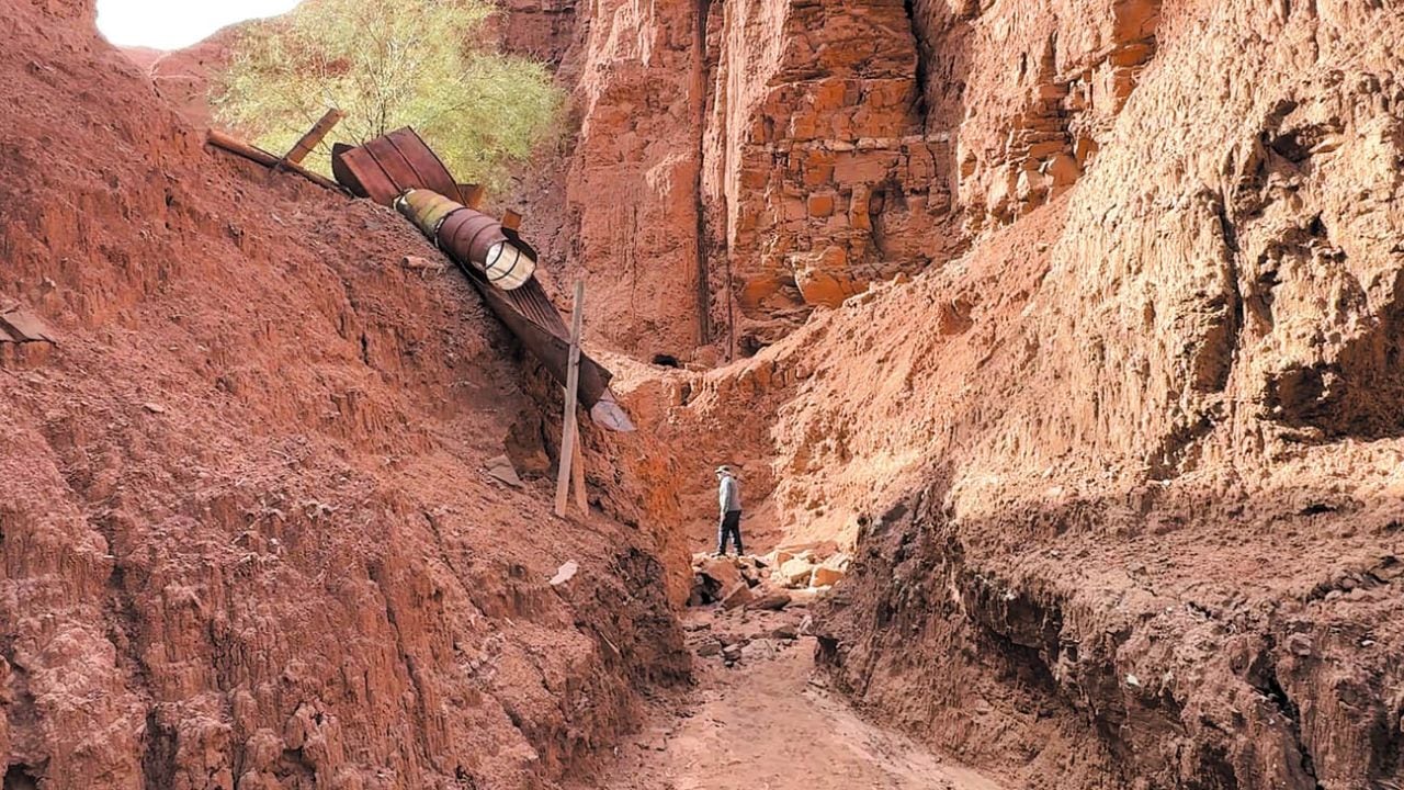 Virginia II, la mina que se gana a pie en el cauce seco del río La Laja