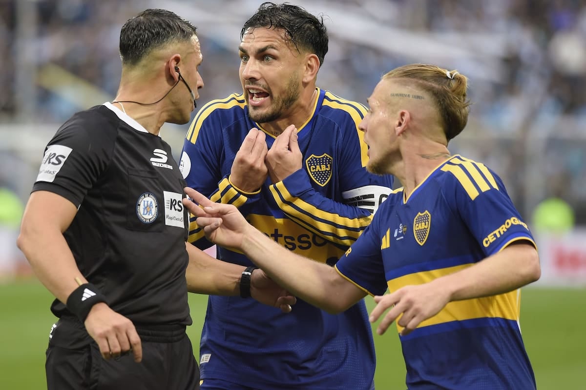 Tres zarpazos del ecuatoriano y Boca se comió a Racing en Rosario