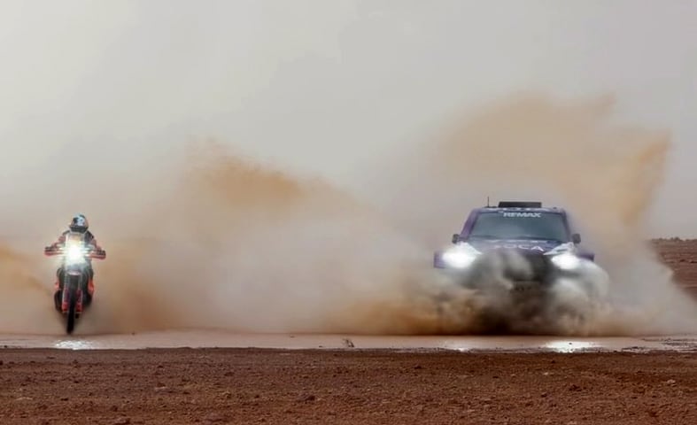 Cavigliasso y Pertegarini se prueban la campera grande en el Rally de Marruecos