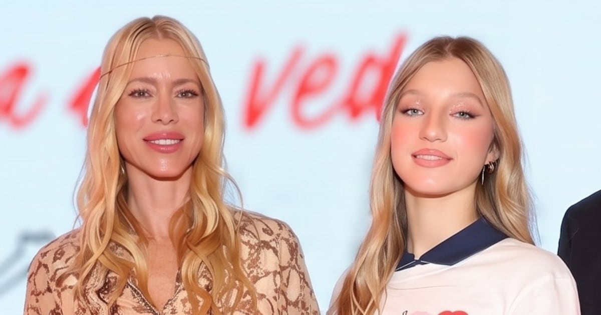 Allegra Cubero se subió al catwalk y Nicole Neumann la aplaudió desde la platea: una tarde de moda con corazón solidario