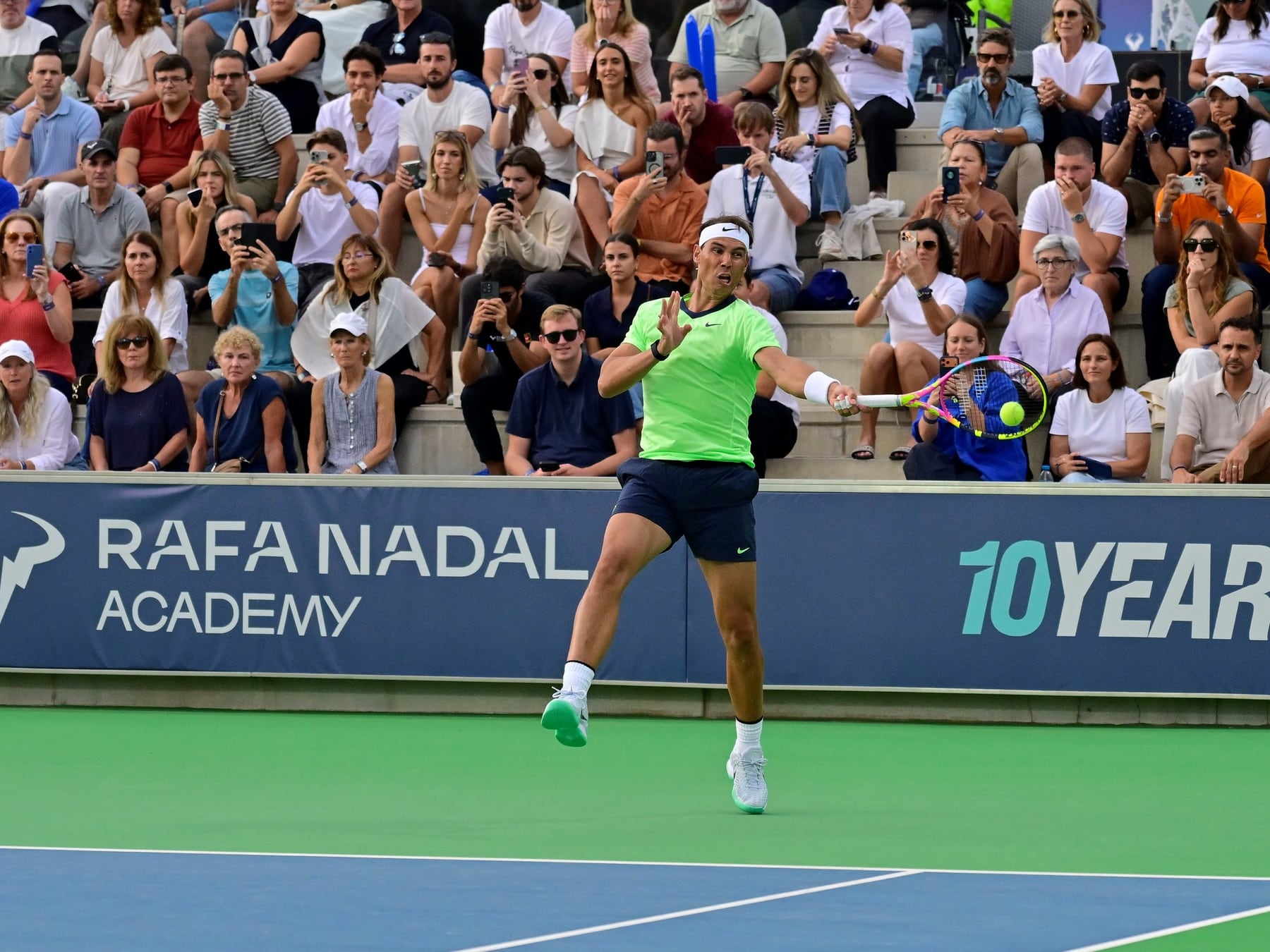Nadal volvió a la cancha en modo fiesta: ganó el desempate en Manacor y se rió de su propio nivel