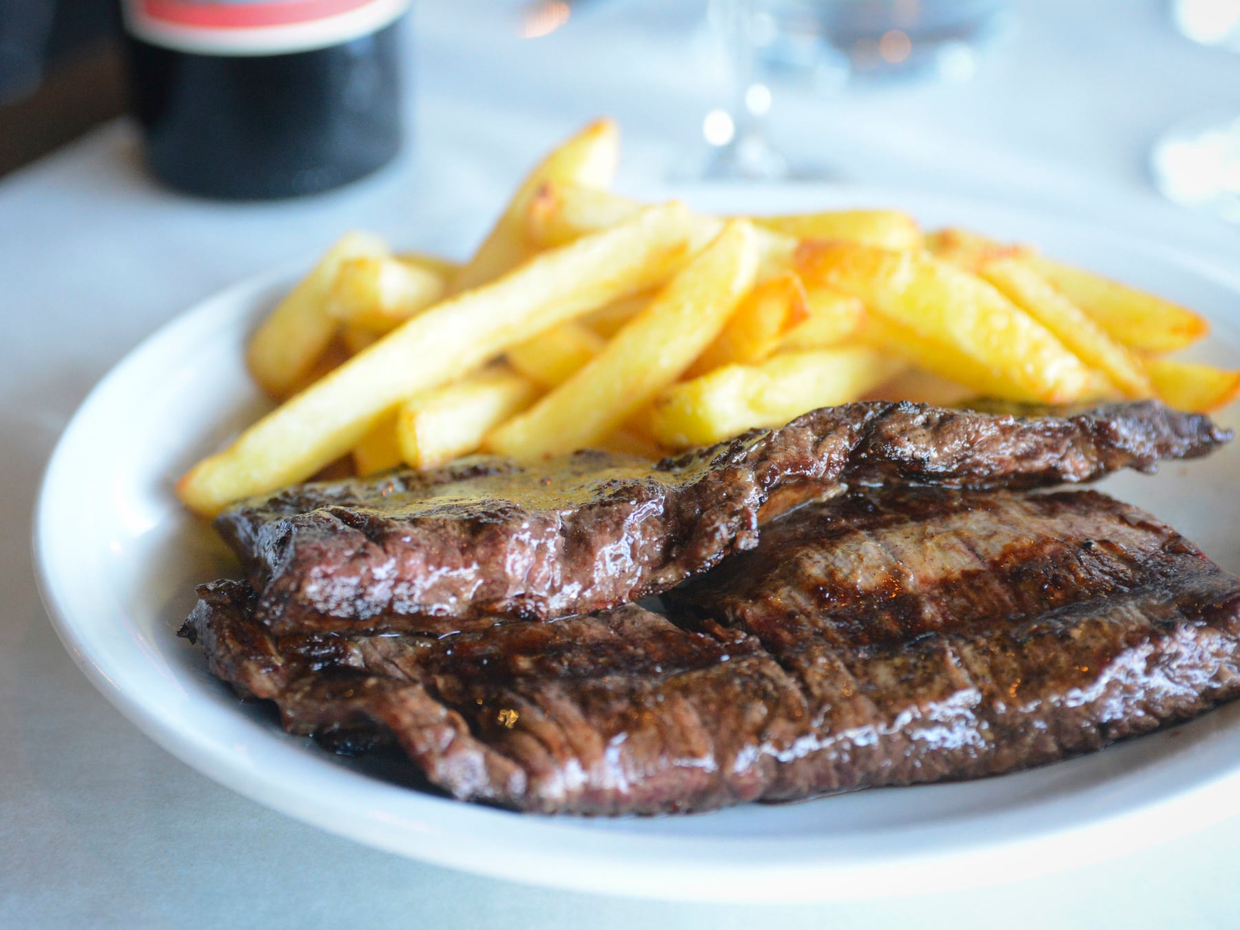 Siete platos para armar la semana sin repetir sabor: del desayuno con huevos a la entraña a la parrilla