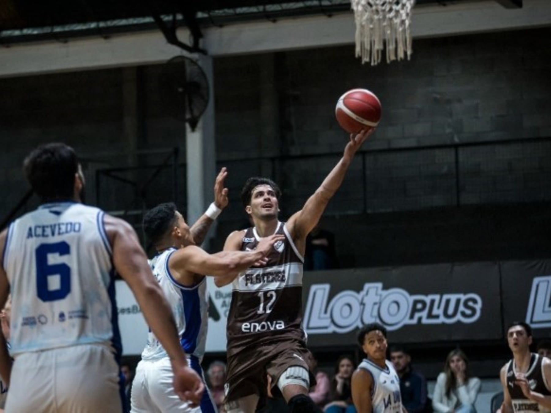 La Unión rompió el hielo en Vicente López y se llevó un partido que se le complicó solo porque quiso