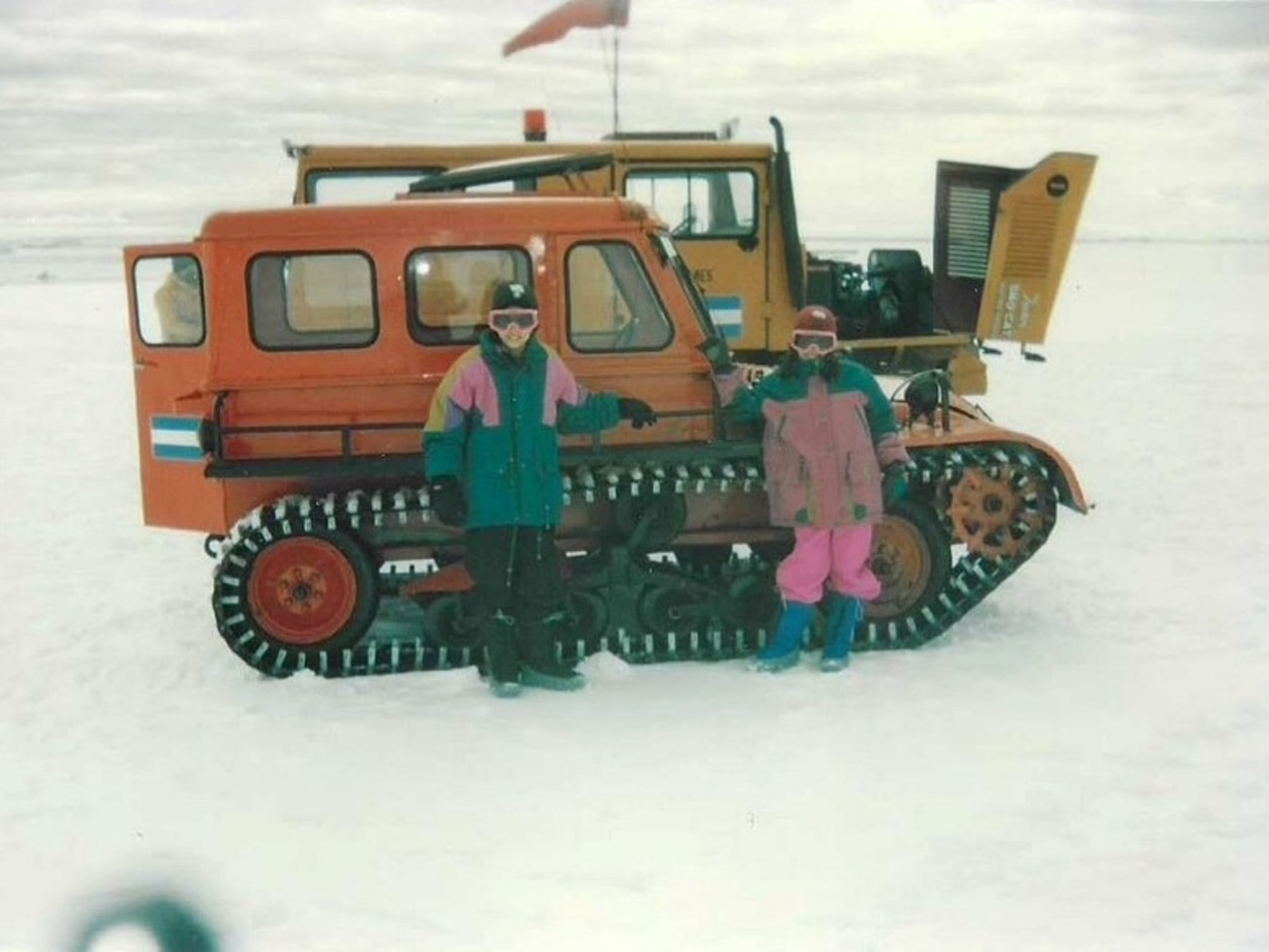 Una infancia antártica: Natalia López reconstruye en un libro la vida en la Base Esperanza en 1996