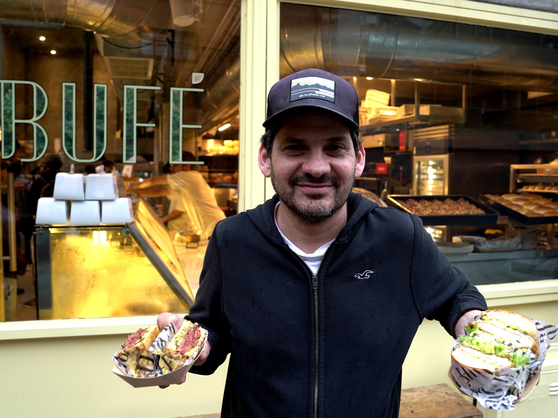 En Núñez hay un pasaje donde se hacen pastas, panes y chacinados a la vista: probé los sándwiches y te cuento