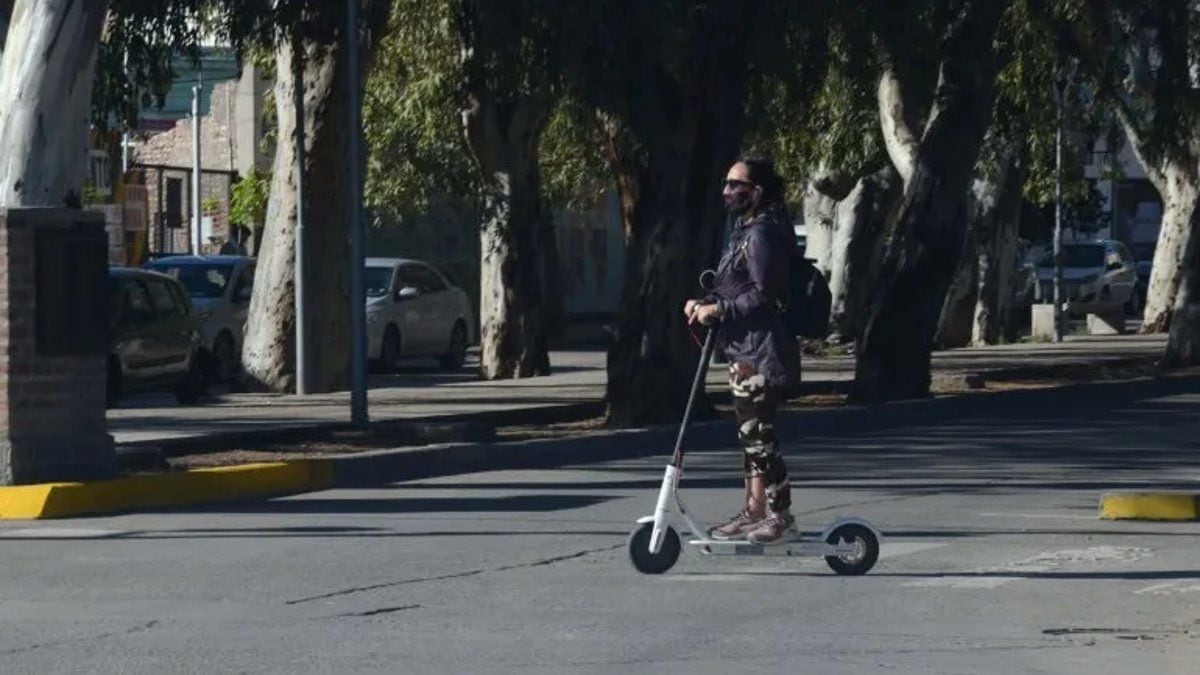 Neuquén licita un sistema de monopatines eléctricos con tarifa por hora y bloqueo automático fuera del centro