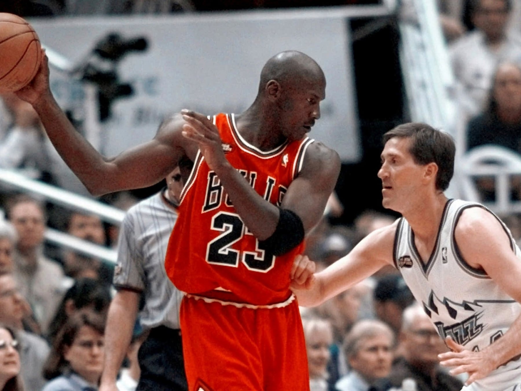 Catorce verdes por una remera roja: el nuevo delirio del Jordan del 98