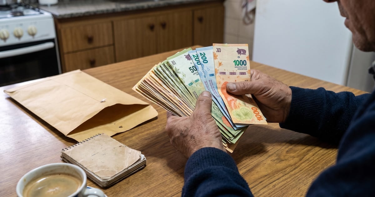 La deuda de las familias trepó a 101,9 billones de pesos y la mora ya alcanza a uno de cada cuatro deudores