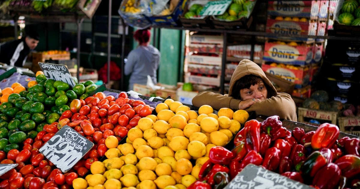 La mesa de septiembre: el tomate empujó la canasta con una suba de 34,1% y la lechuga marcó el mayor alivio