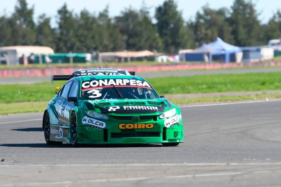 Llaver manda con aire de playboy y Concepción del Uruguay puede dejarlo a un paso del título