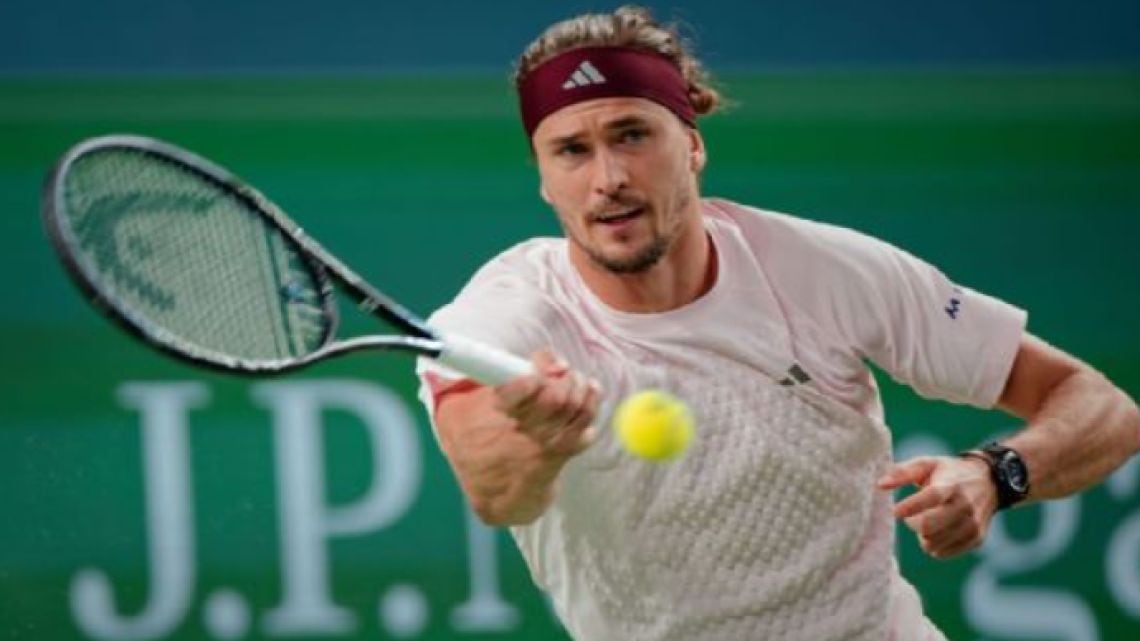 Zverev pasó de peine a pelo a De Miñaur y va por Davidovich en Shanghai