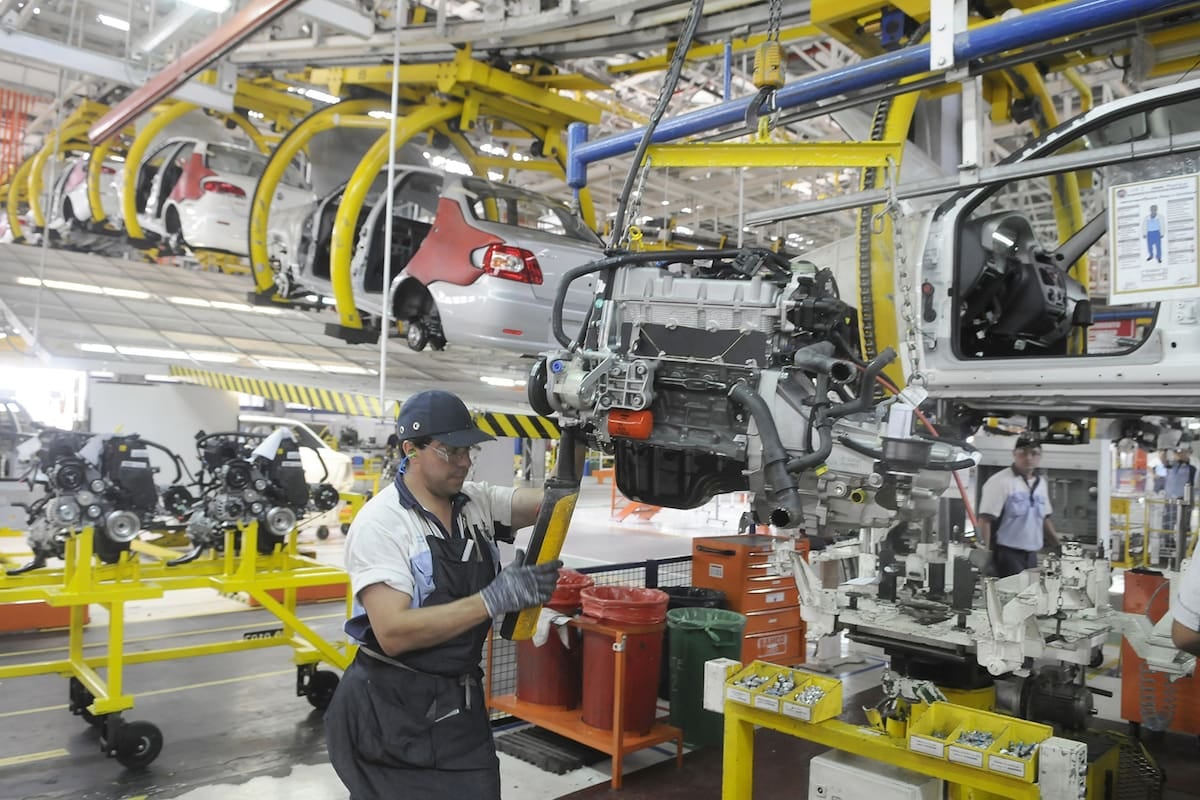 La industria operó al 58,5% de su capacidad en agosto y volvió a quedar por debajo de 2025