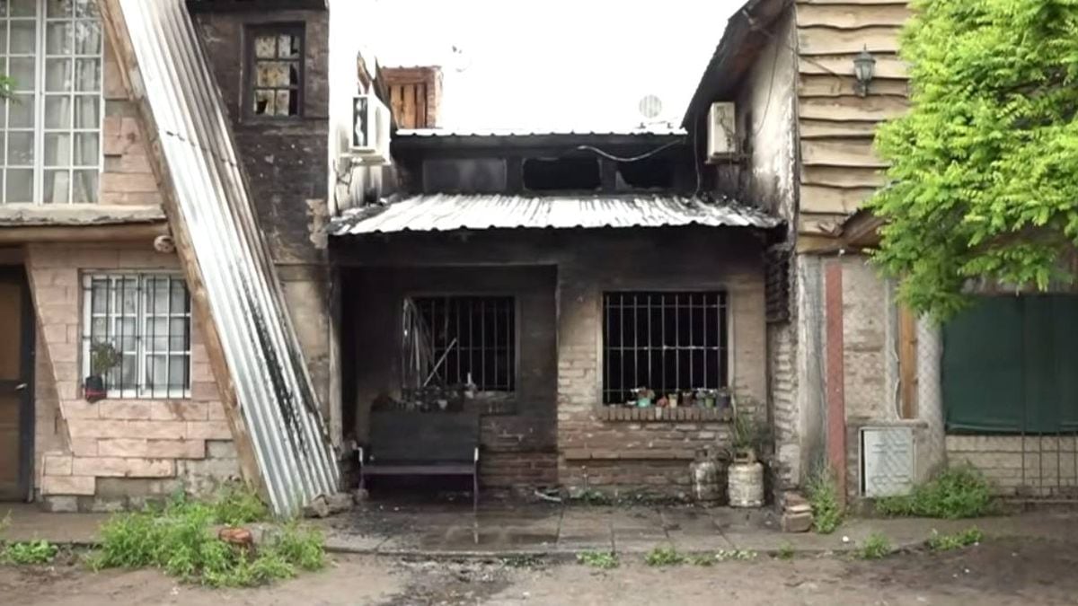Un incendio en Neuquén destruyó una planta baja y activó la alerta sobre el uso de velas