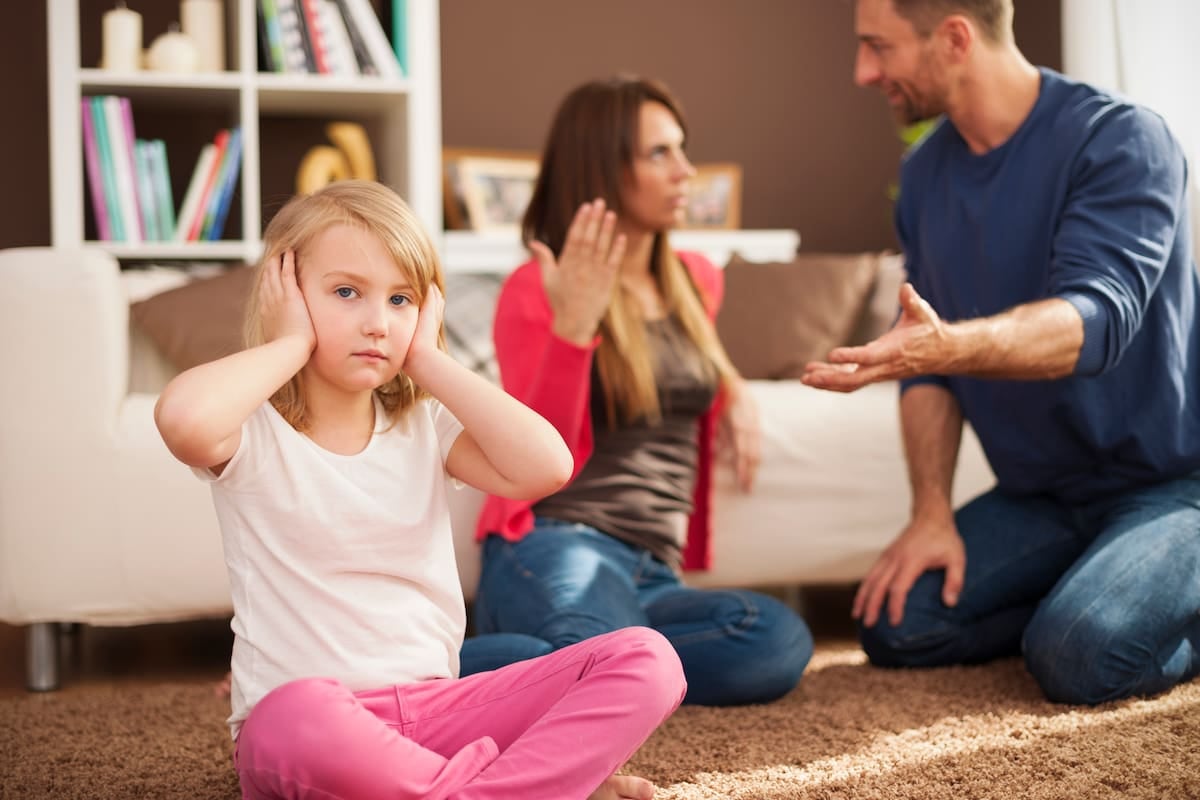 La hipervigilancia puede persistir mucho después de una infancia insegura